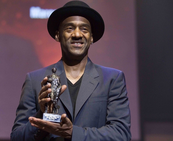 Marcus Miller met zijn Lifetime Achievement Award